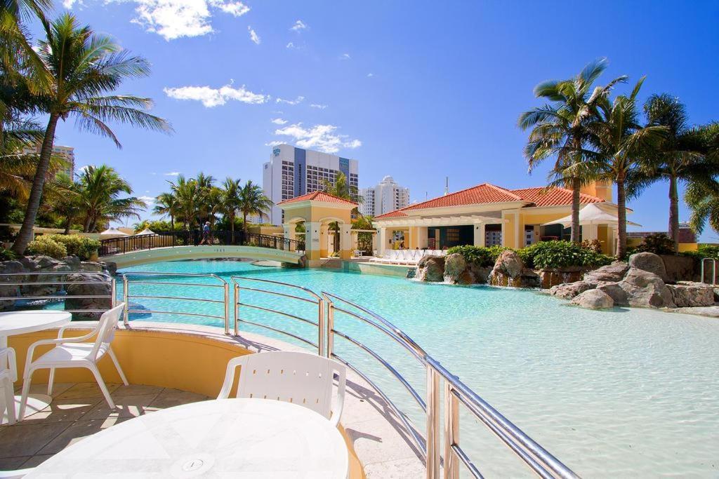 Apartamento Deluxe Chevron Renaissance Gold Coast Exterior foto